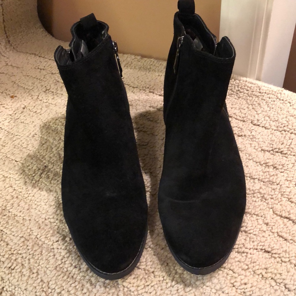 Blondo Waterproof Suede Ankle Bootie